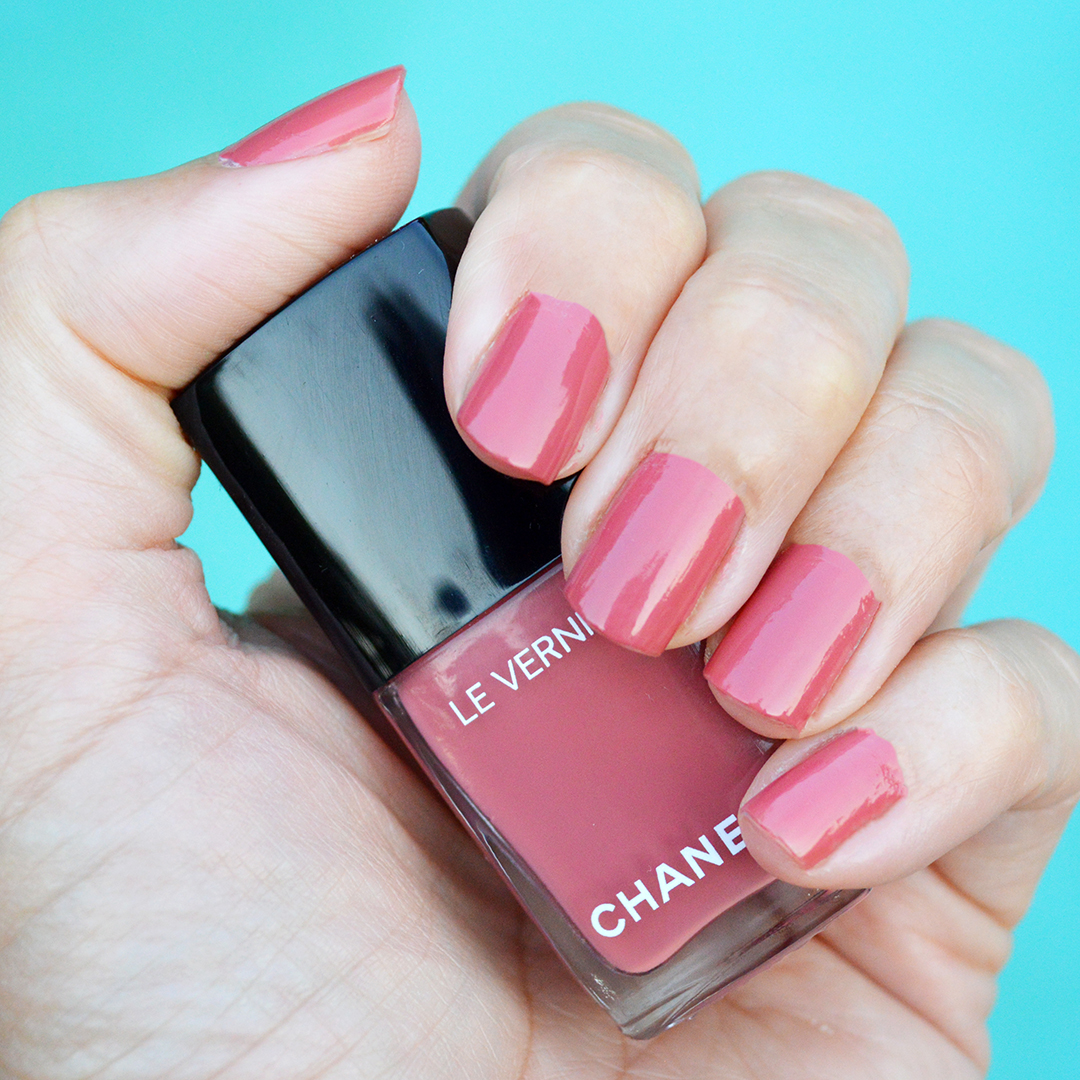 Chanel Rose Confidentiel nail polish review