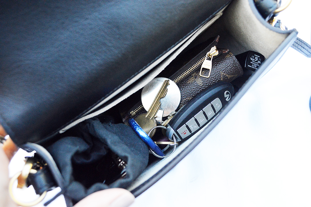 inside chloe nile handbag
