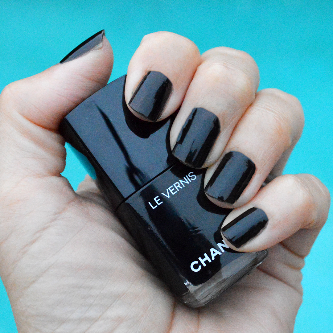 chanel celebrity nail polish holiday 2017