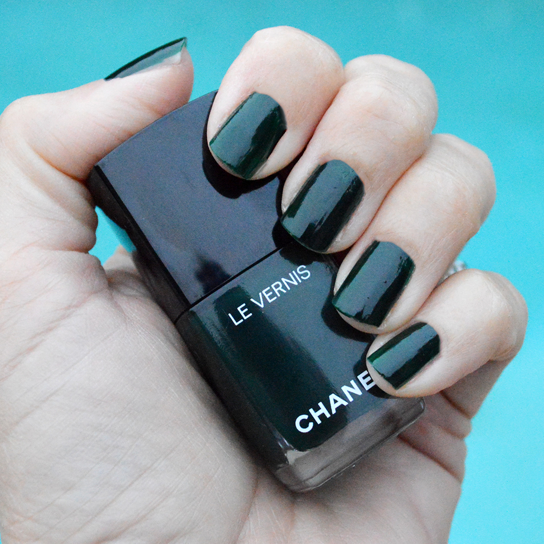 chanel fiction nail polish holidays 2017