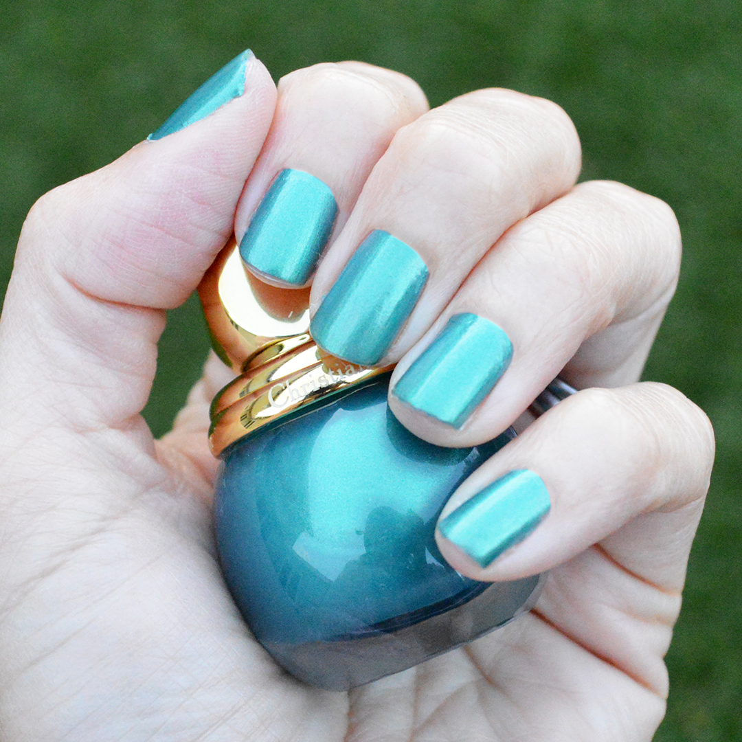 dior emerald nail polish holidays 2017 review