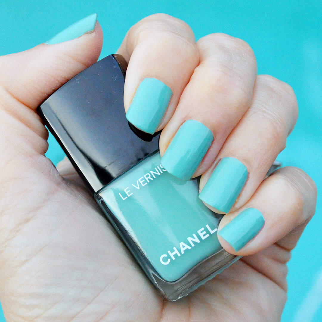 chanel verde pastello nail polish review