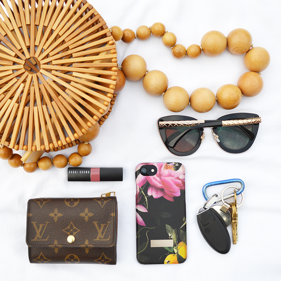 what fits inside cult gaia luna bag