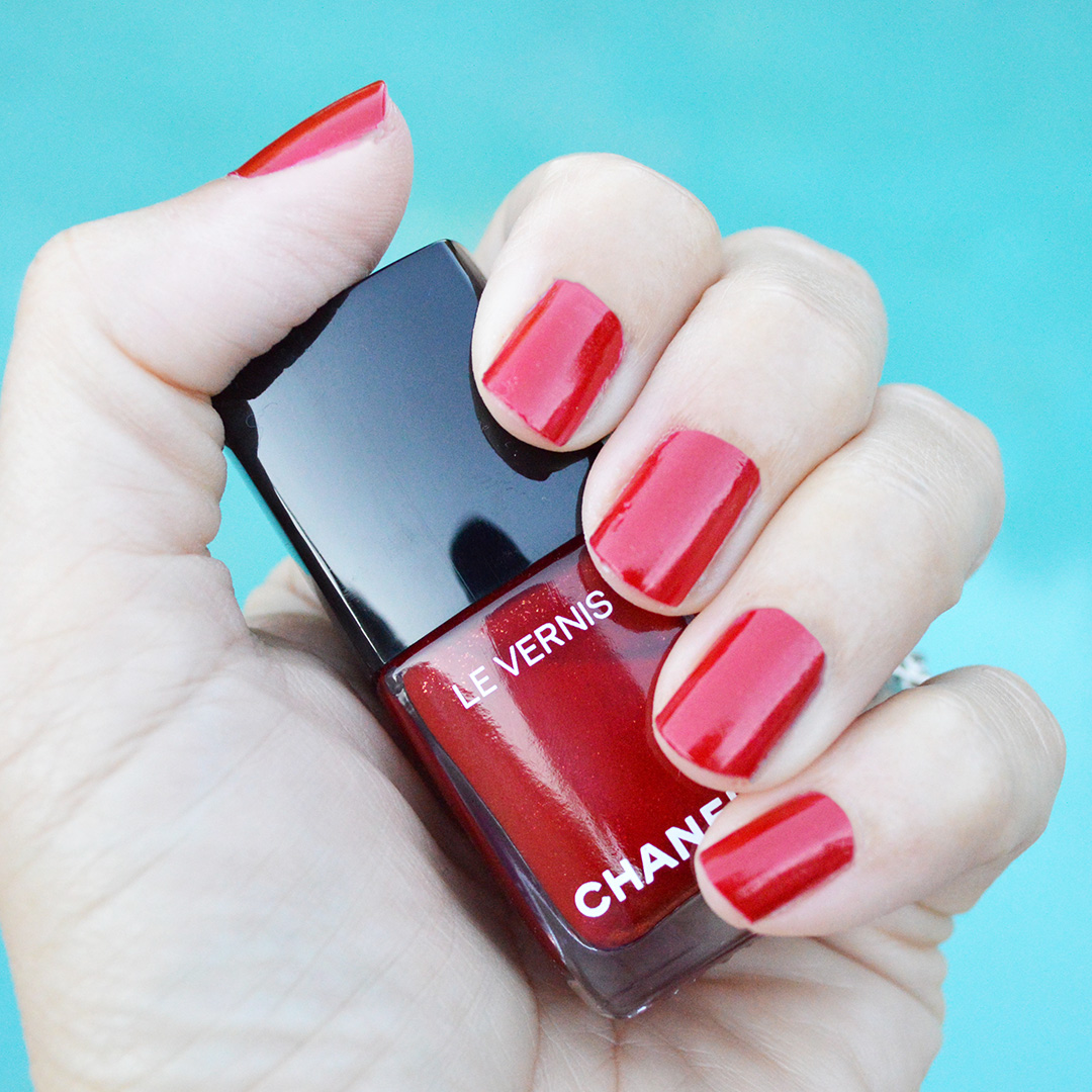 chanel nail polish holidays 2018 flamboyance