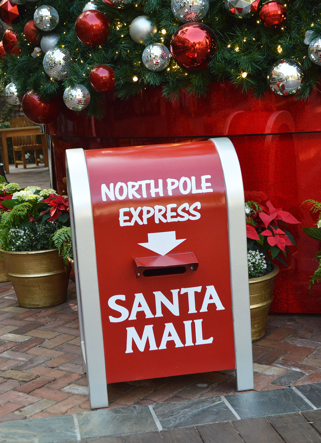santa mail box holidays 2018 santana row