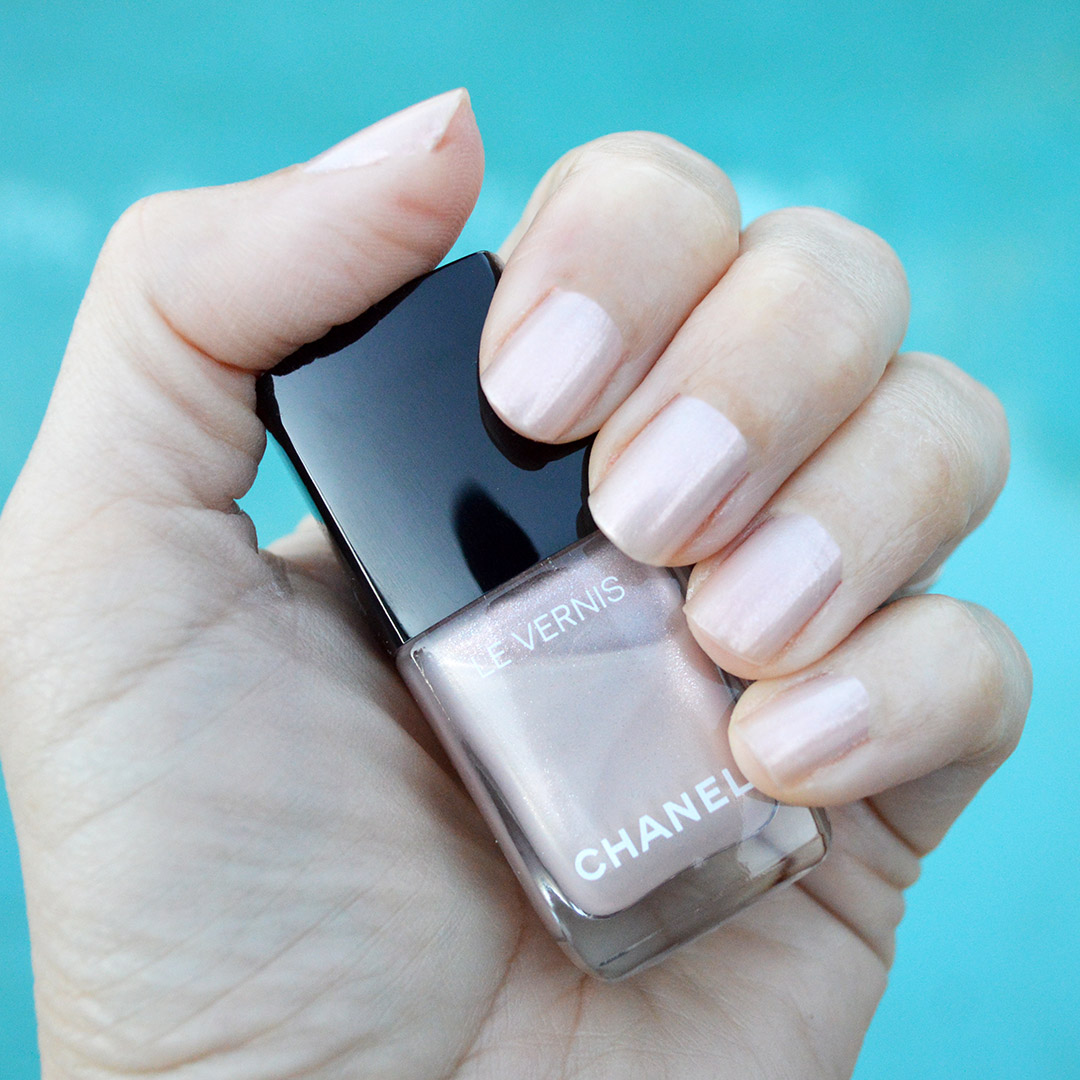 chanel eau de nacre nail polish pierre de lumiere spring 2019