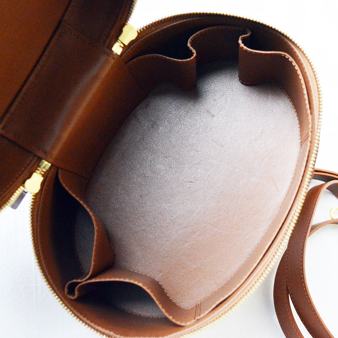 mansur gavriel train case inside pockets
