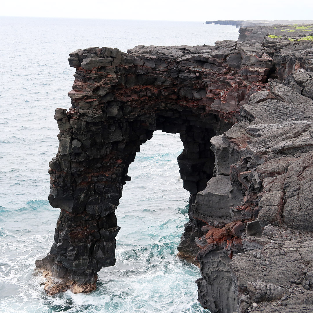 famous sea arch hawaii