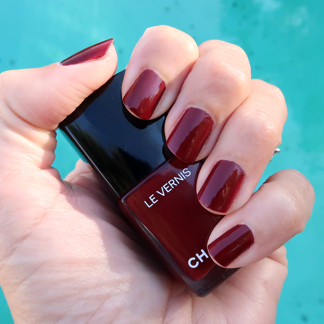 Chanel Richness nail polish holidays 2019
