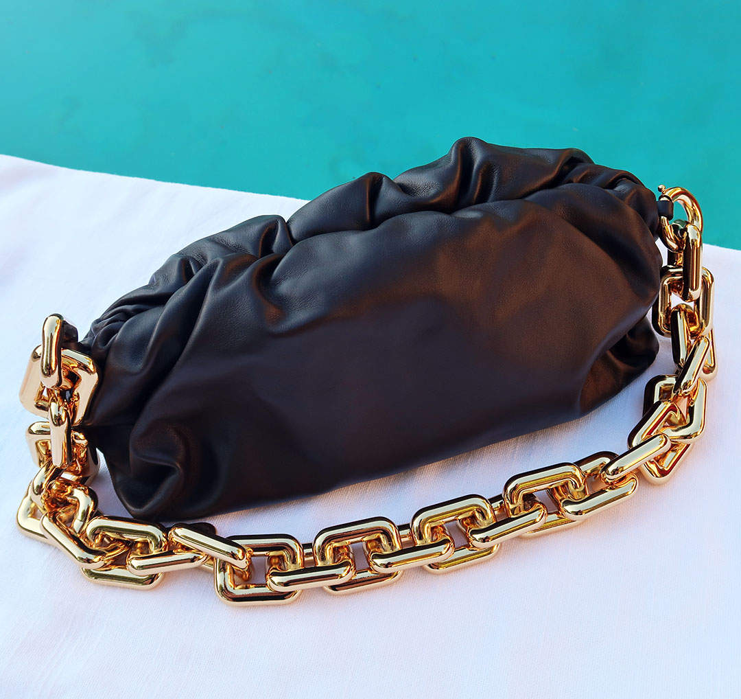 bottega veneta chain pouch review it bags 2021