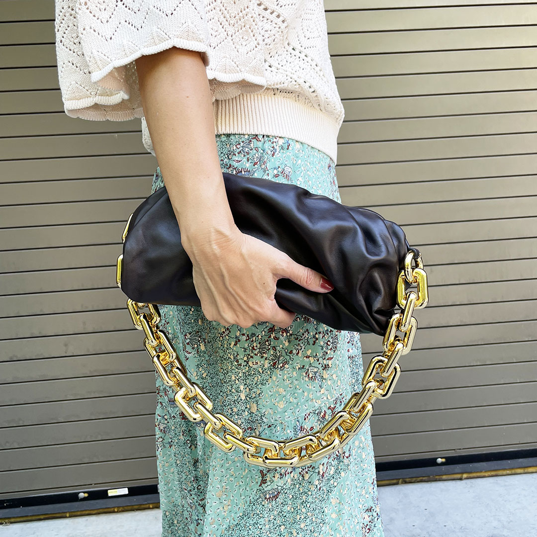 bottega veneta chain pouch summer 2021