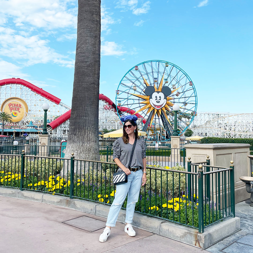 disney california adventure park street style outfit ideas summer