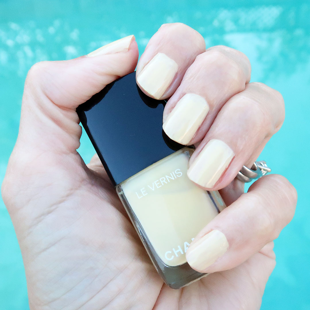 chanel riviera nail polish spring 2022 nail polish