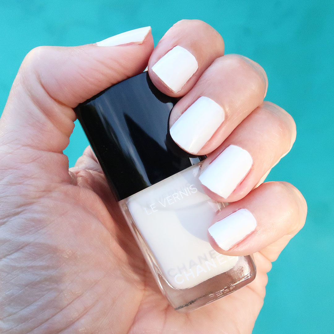 chanel blanc ecume nail polish summer 2022