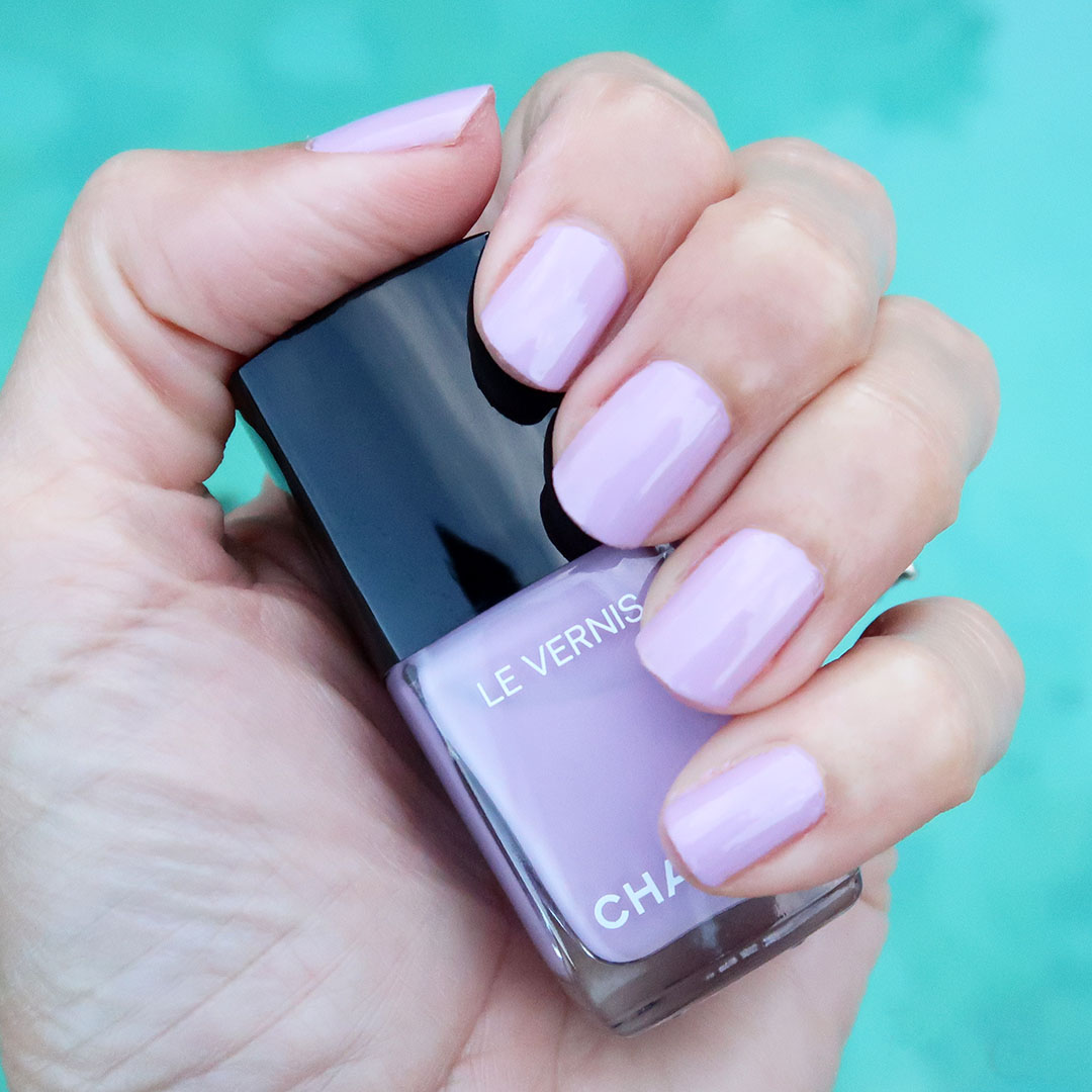 chanel moon shell nail polish summer 2022