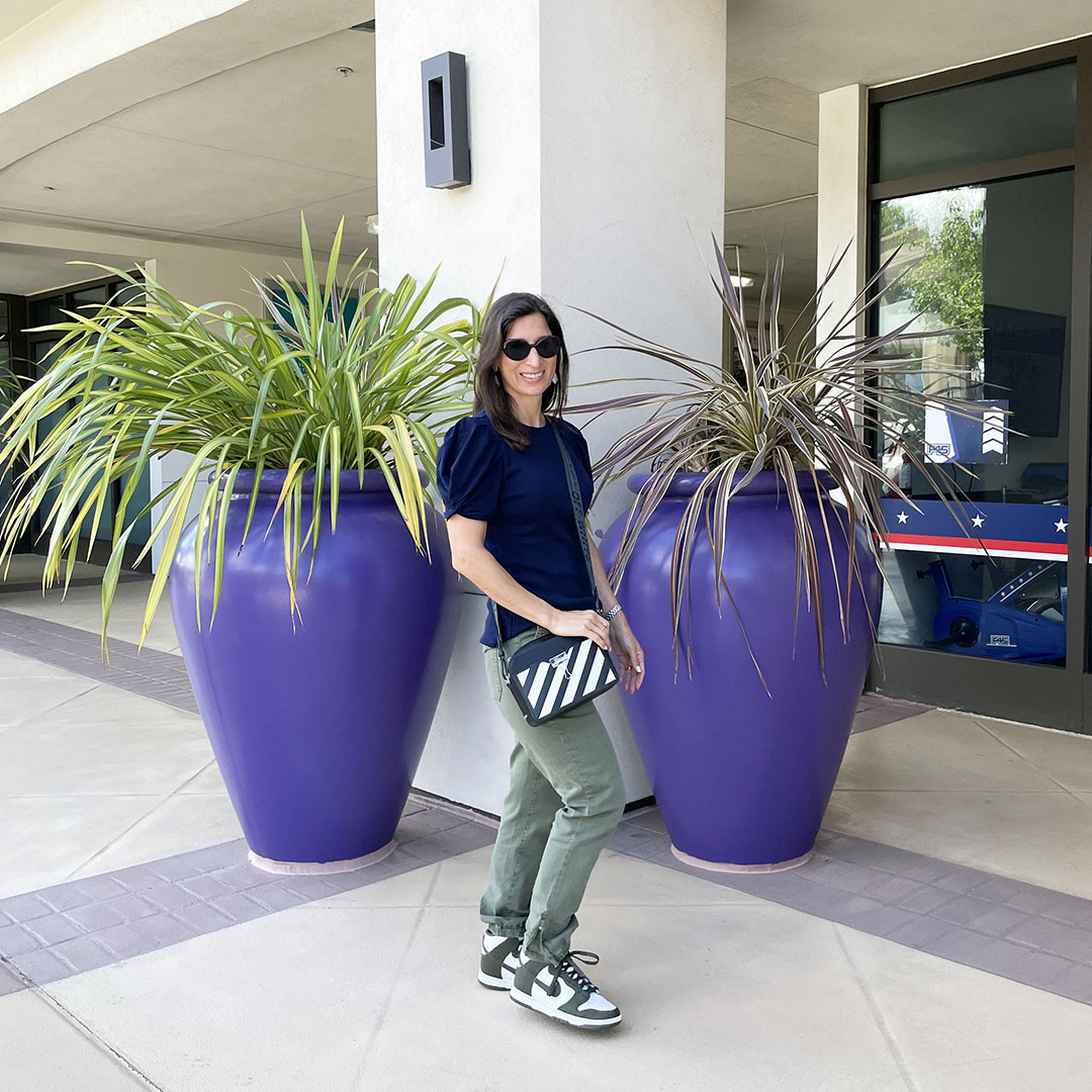 how to wear jogger pants