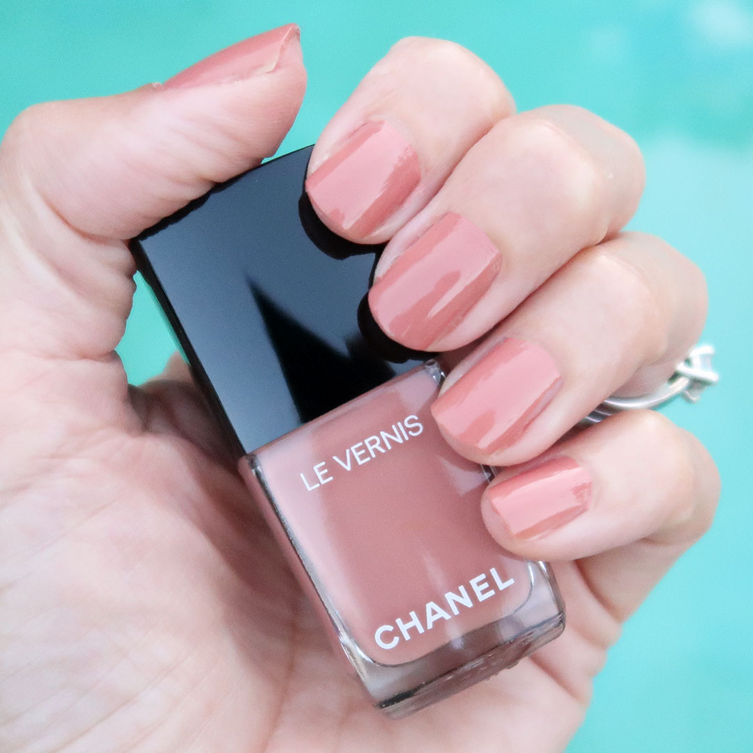 chanel spontane nail polish chanel nail polish fall 2022 review