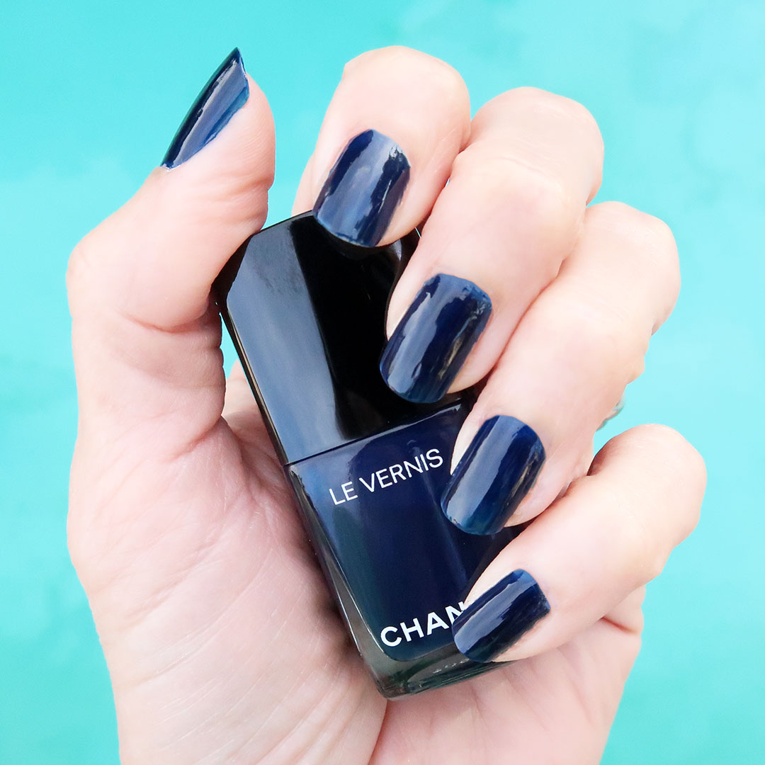 chanel Fugueuse nail polish summer 2023