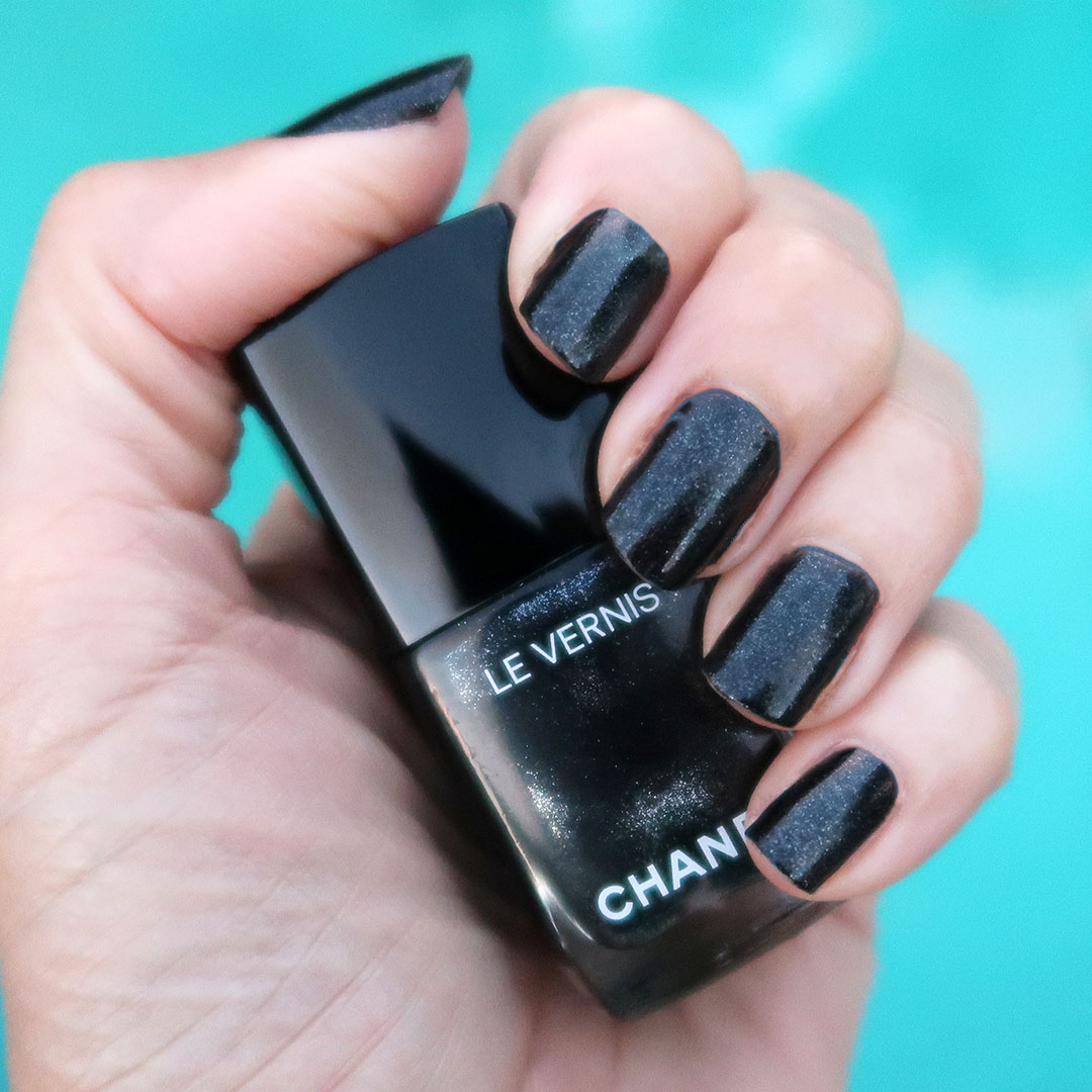 chanel sequins nail polish holidays 2023