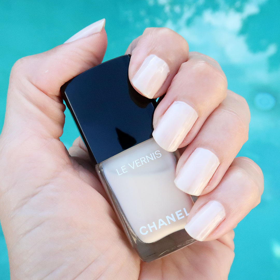 chanel white silk nail polish holidays 2023