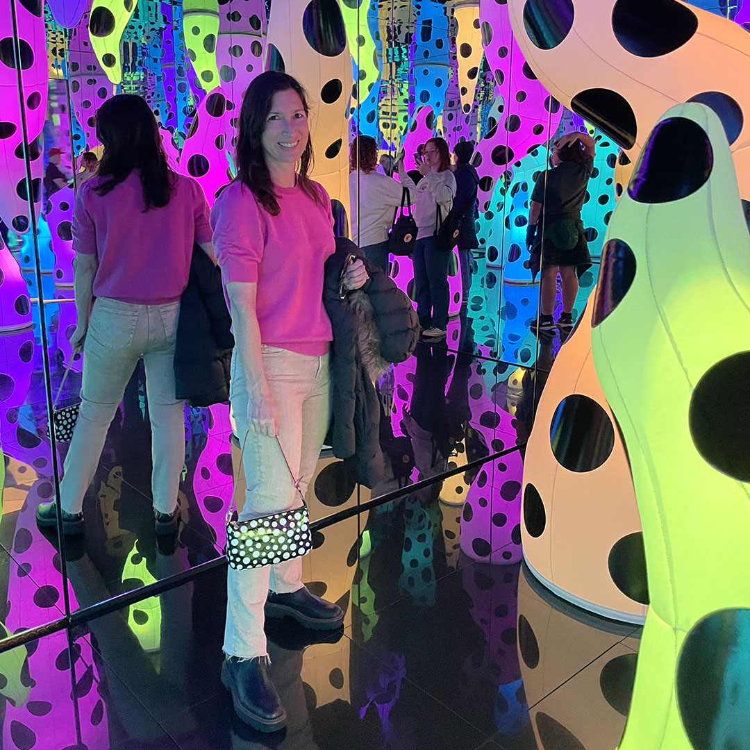 outfit yayoi kusama louis vuitton vintage