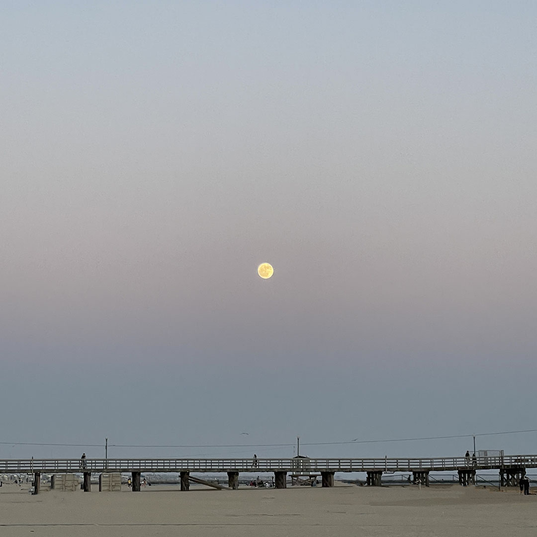 strawberry moon 2024 seal beach california