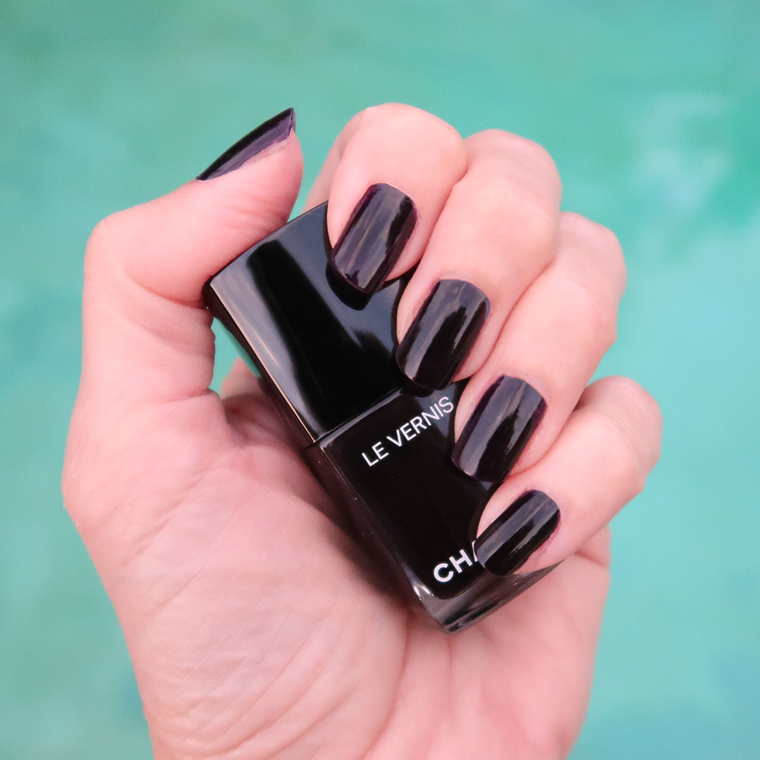 Chanel storyteller nail polish holidays 2024 christmas nail polish